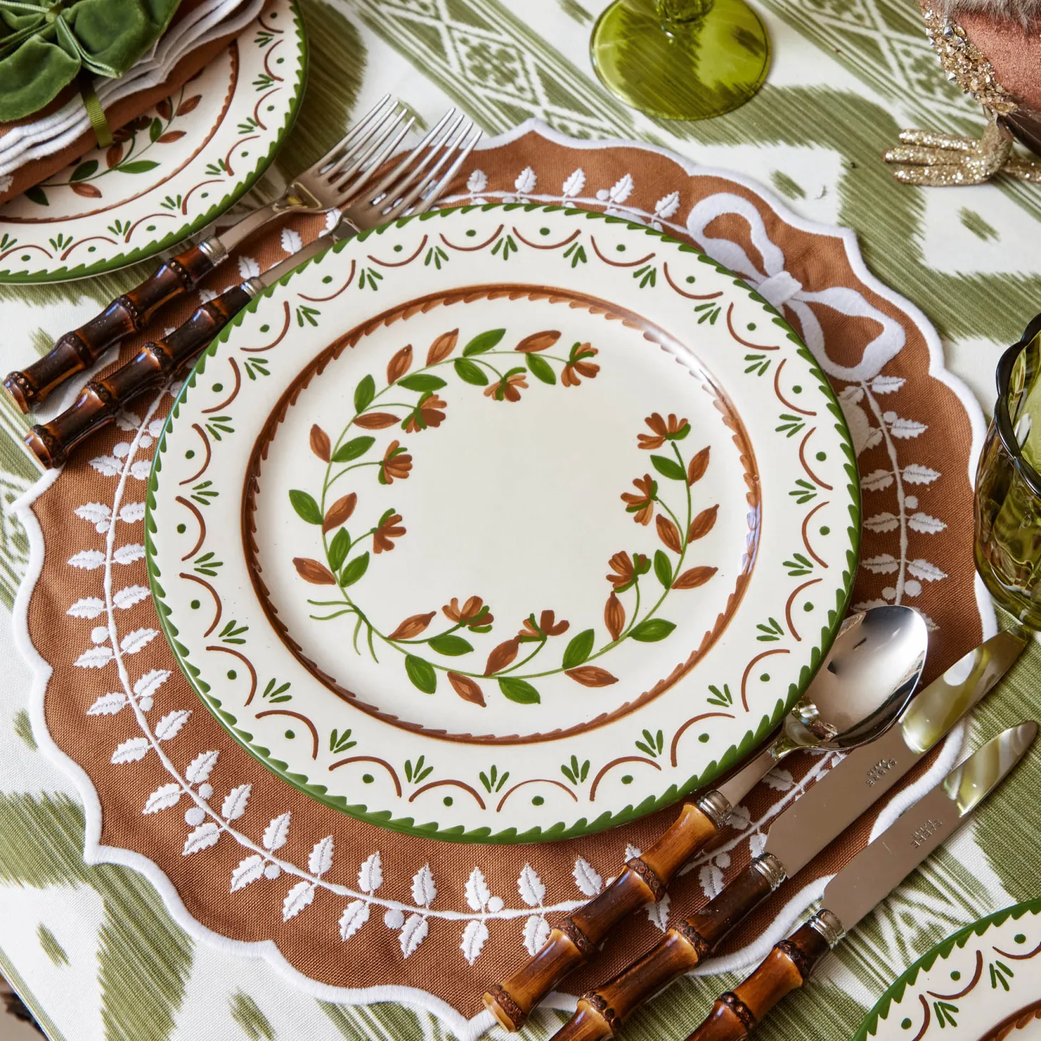 Chocolate Bow Laurel Placemats (Set of 4)