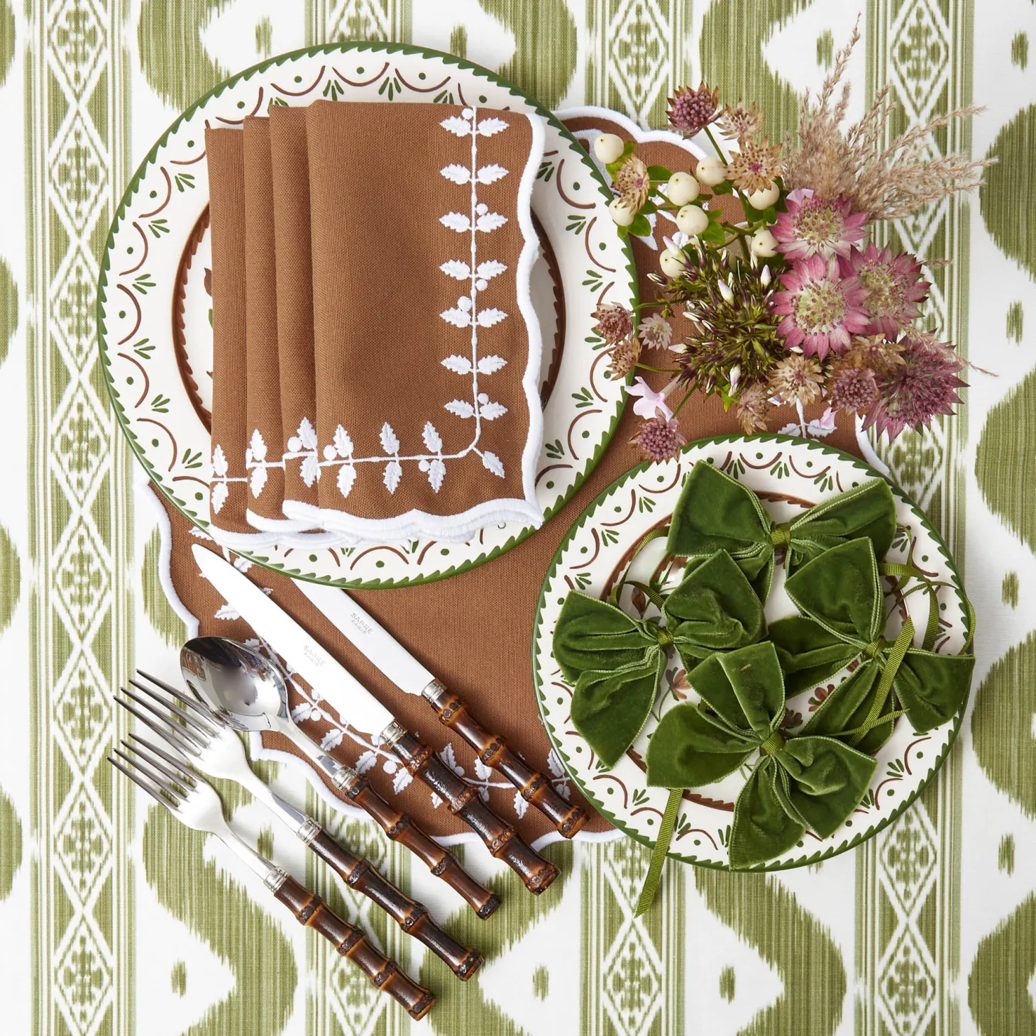 Chocolate Bow Laurel Placemats (Set of 4)