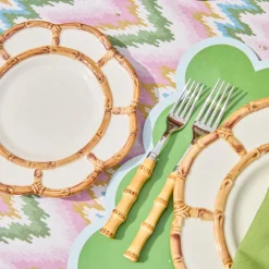 Green Scalloped Lacquer Placemats (Set of 4)