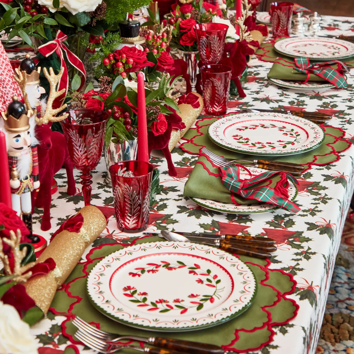 Lily Green & Red Napkins (Set of 4)