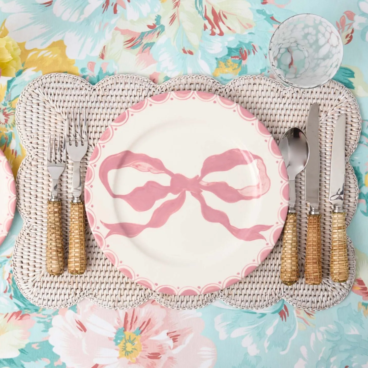Marilyn Pink Bow Dinner Plate
