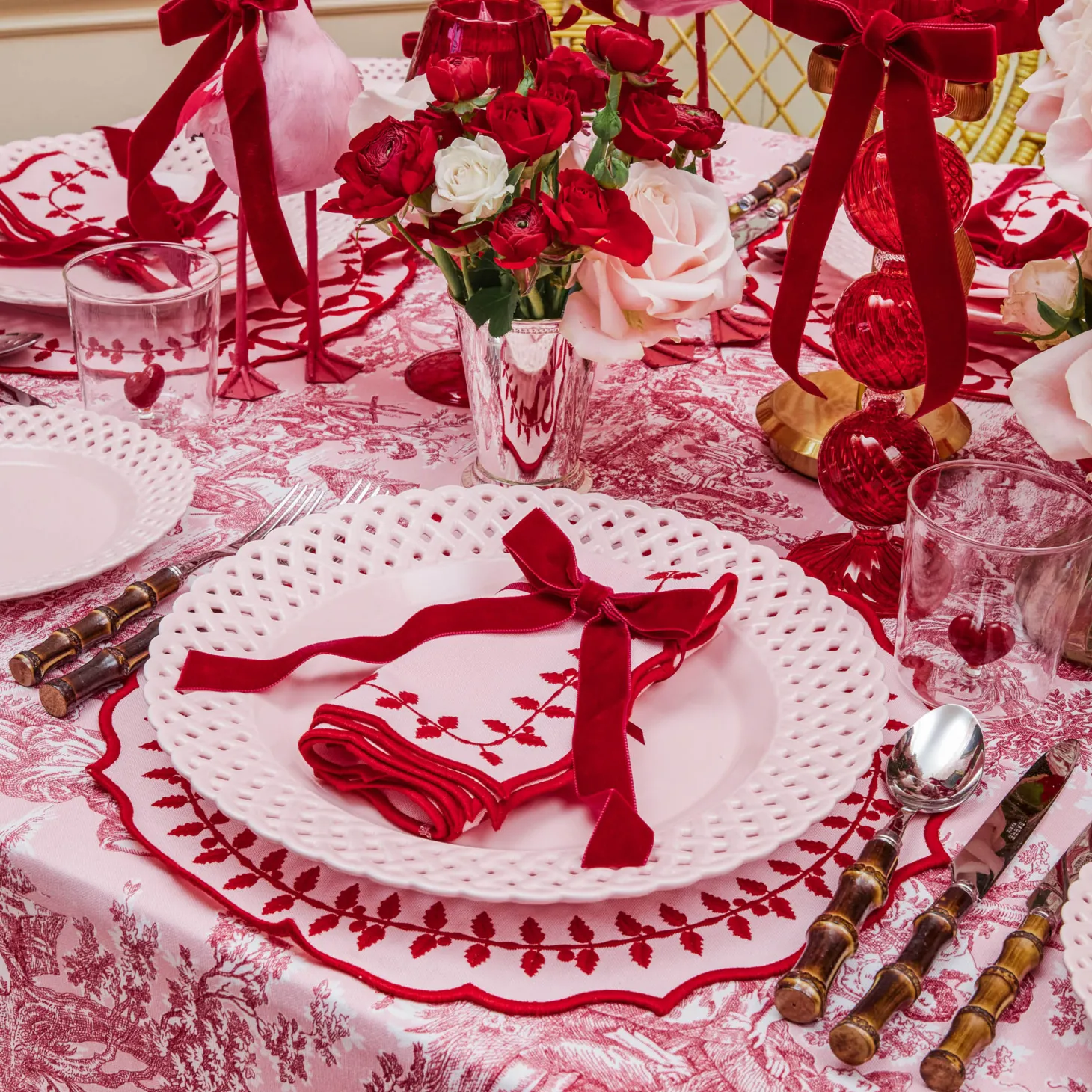 Pink & Red Bow Laurel Placemats (Set of 4)