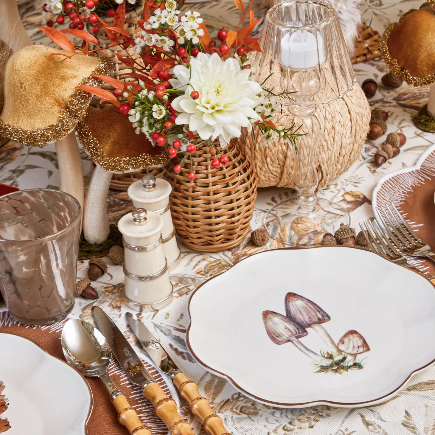 Scalloped Mushroom Starter Plates (Set of 4)