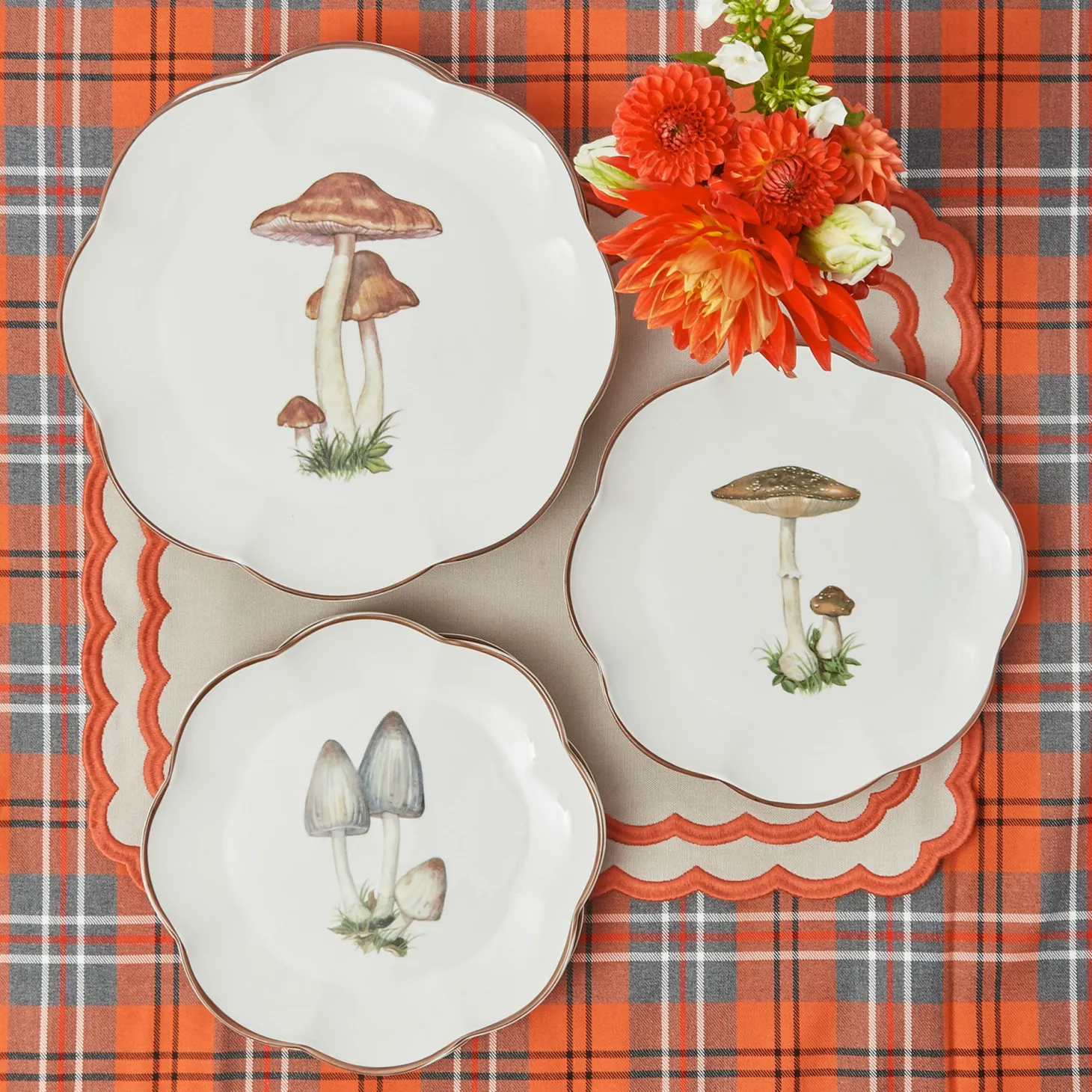 Scalloped Mushroom Starter Plates (Set of 4)