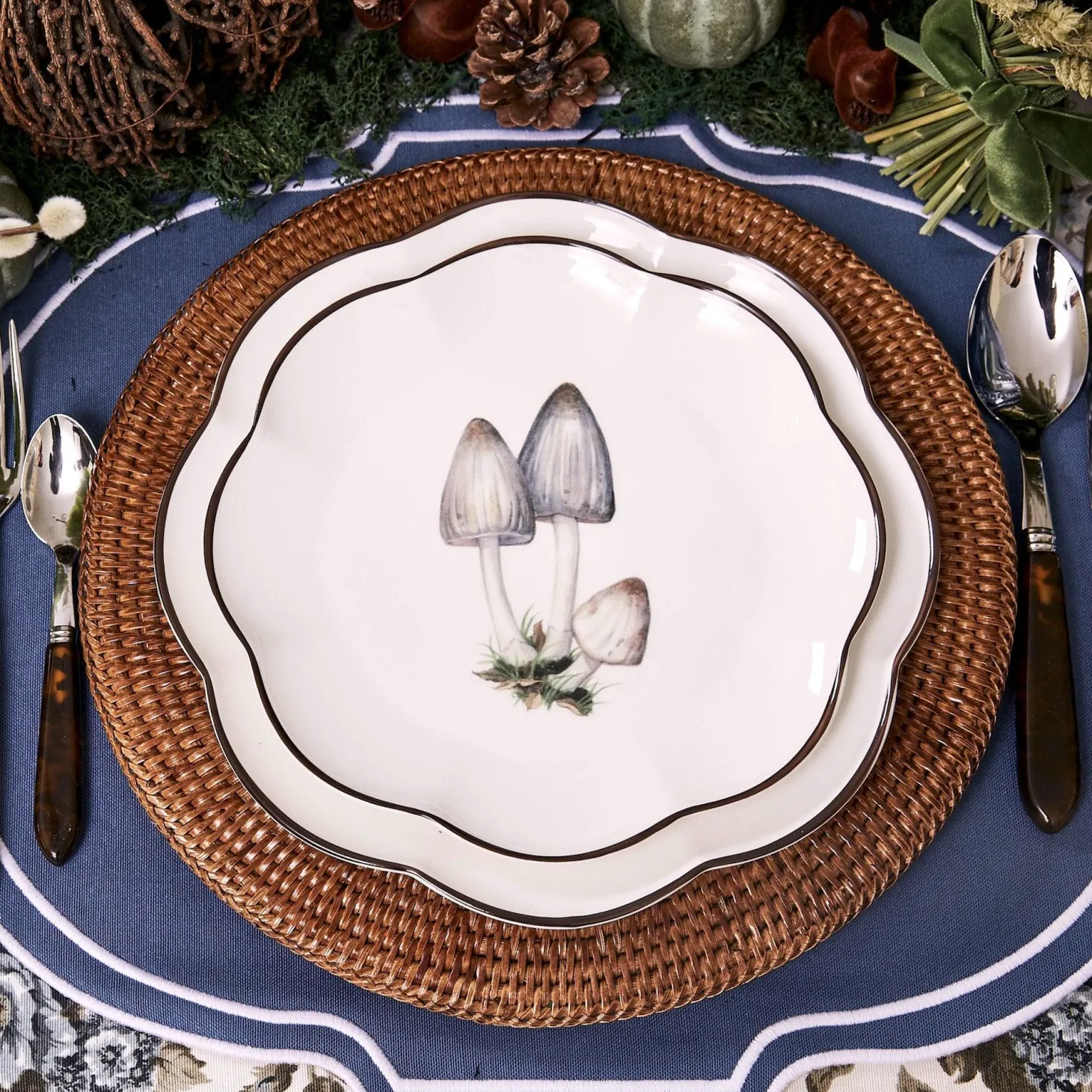 Scalloped Mushroom Starter Plates (Set of 4)