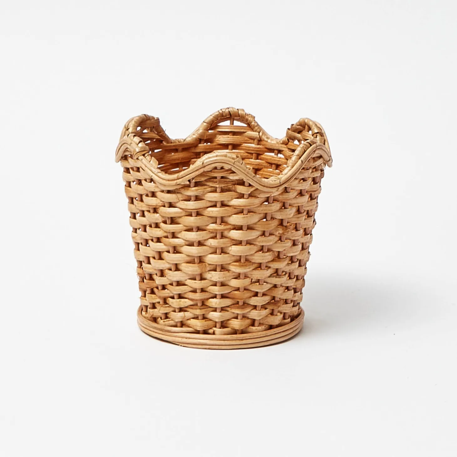 Scalloped Rattan Planter