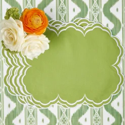 Serena Apple Green Scalloped Placemats (Set of 4)