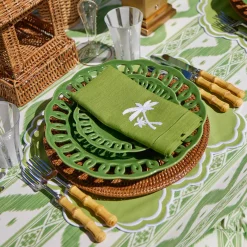 Serena Apple Green Scalloped Placemats (Set of 4)